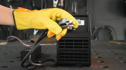 HITBOX 200A MIG-Schweißgerät 220V, Fülldraht-Schweißgerät/Stab-Schweißen Lichtbogen/Lift-Tig/Spulenpistole 4-in-1 gasloses MIG-Schweißgerät mit LCD-Display Synergy IGBT-Inverter-Schweißgerät