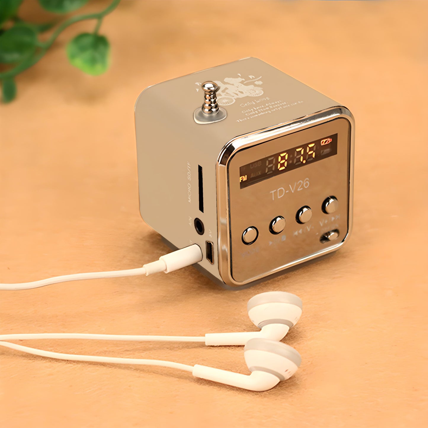 Kabelloser Lautsprecher mit UKW-Radio und LED-Hintergrundbeleuchtung, RETOO TechPro, tragbarer Mini-MP3-Player mit MicroSD-Kartenleser und USB-Anschluss, kompakter Lautsprecher mit integrierter Antenne und Akku, 3,5-mm-Klinkenanschluss für Kopfhörer, USB-