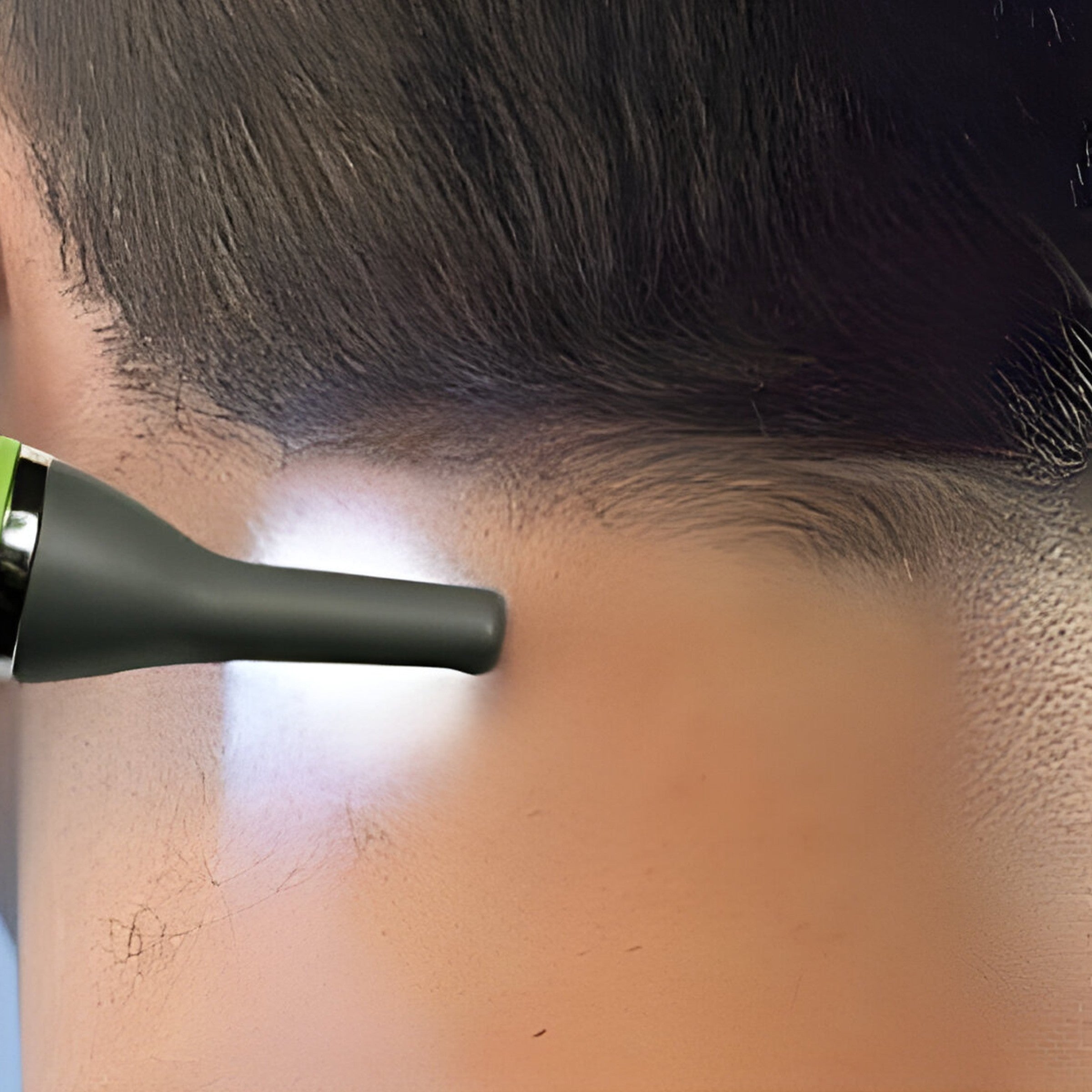 BeautyCare Ohr, LED-Beleuchtung für Fahrzeug und unterwegs – Detailansicht 7