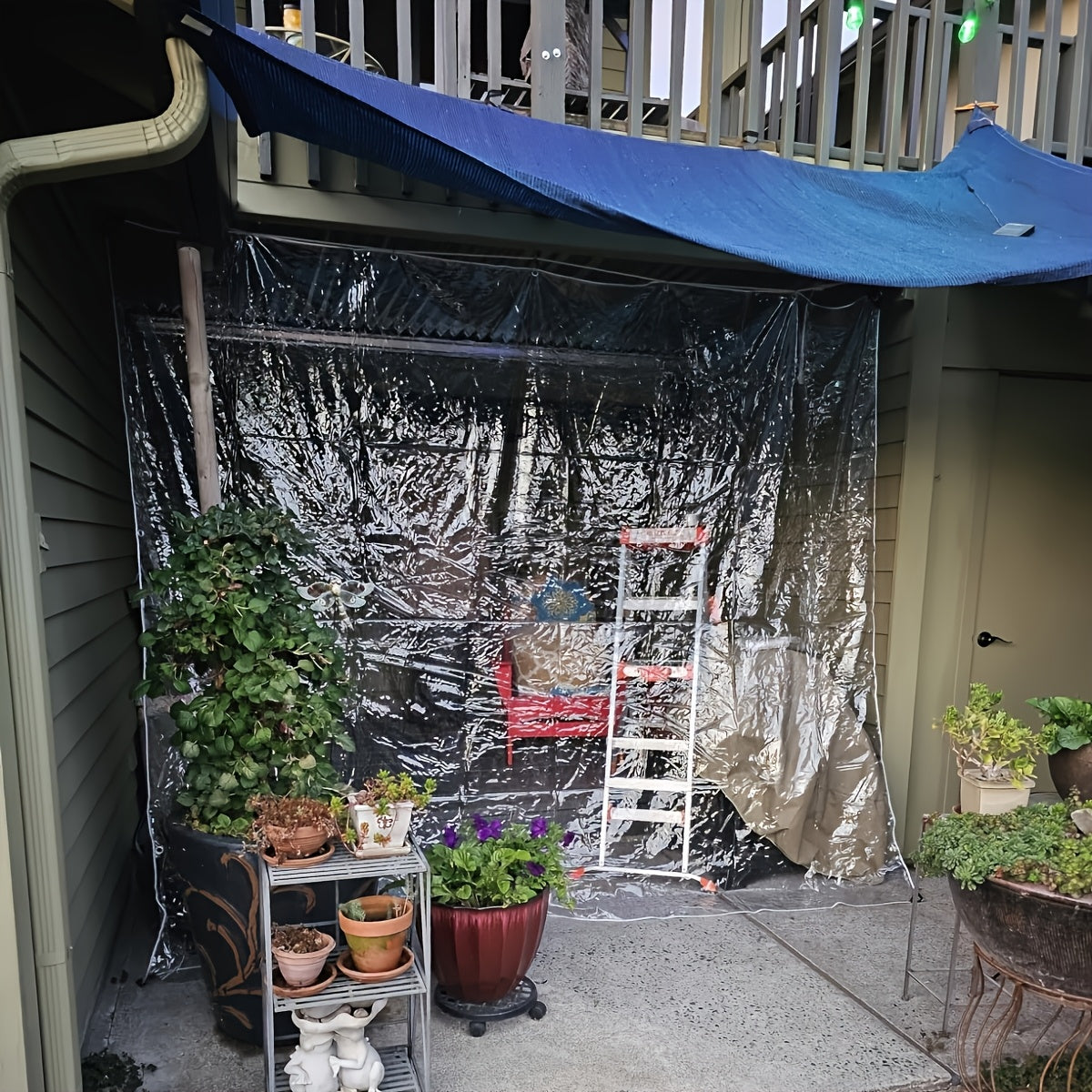 Europäisches, transparenter, wasserdichter PVC-Planen-Set in mehreren Größen, enthält 3 gängige Größen für unterschiedliche Anforderungen. Es besteht aus hochwertigem PVC-Material  ist mit einem standardisierten goldenen Metallösen-System ausgestattet, um