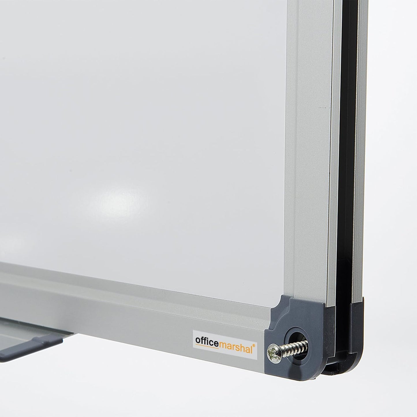 KARAT Magnetisches Whiteboard mit Alurahmen – Abnehmbare Stiftablage – Kratzfest & Trocken abwischbar – Magnettafel für Büro, Heim und Schule – Hoch oder Querformat