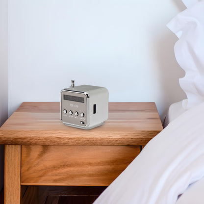 Kabelloser Lautsprecher mit UKW-Radio und LED-Hintergrundbeleuchtung, RETOO TechPro, tragbarer Mini-MP3-Player mit MicroSD-Kartenleser und USB-Anschluss, kompakter Lautsprecher mit integrierter Antenne und Akku, 3,5-mm-Klinkenanschluss für Kopfhörer, USB-